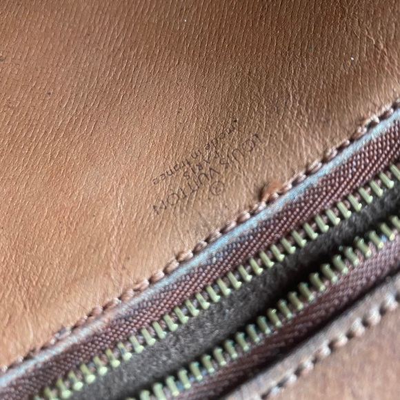 Louis Vuitton crossbody - Picture 6 of 16